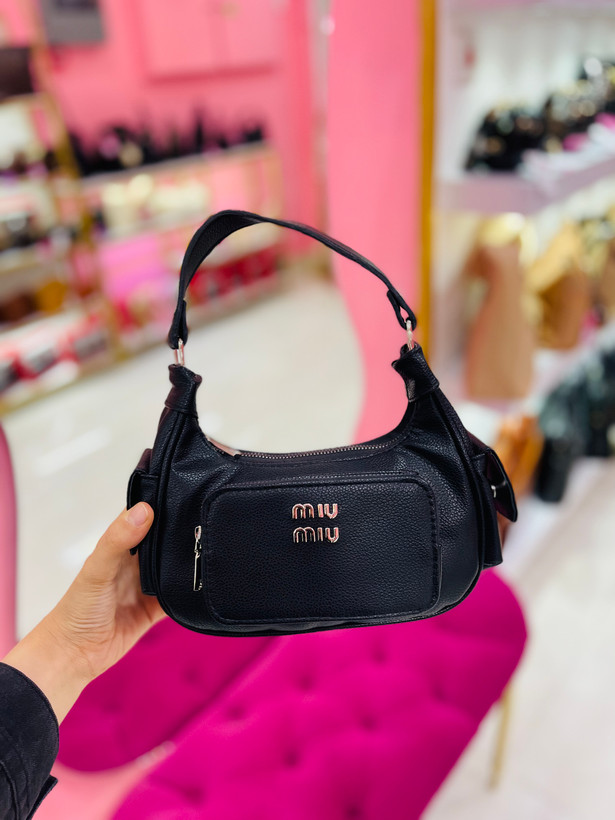 کیف زنانه دوشی – مدل اسپرت لاکچری MIU MIU (کد ۱۲۷)