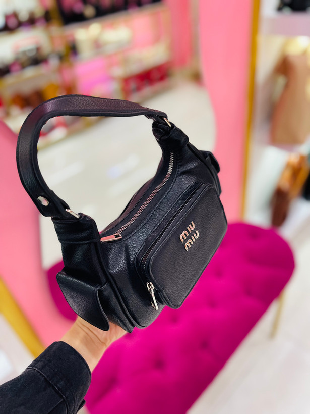 کیف زنانه دوشی – مدل اسپرت لاکچری MIU MIU (کد ۱۲۷)