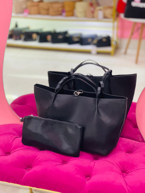 کیف دستی زنانه چرمی – مدل کلاسیک مشکی (کد ۳۹۵)