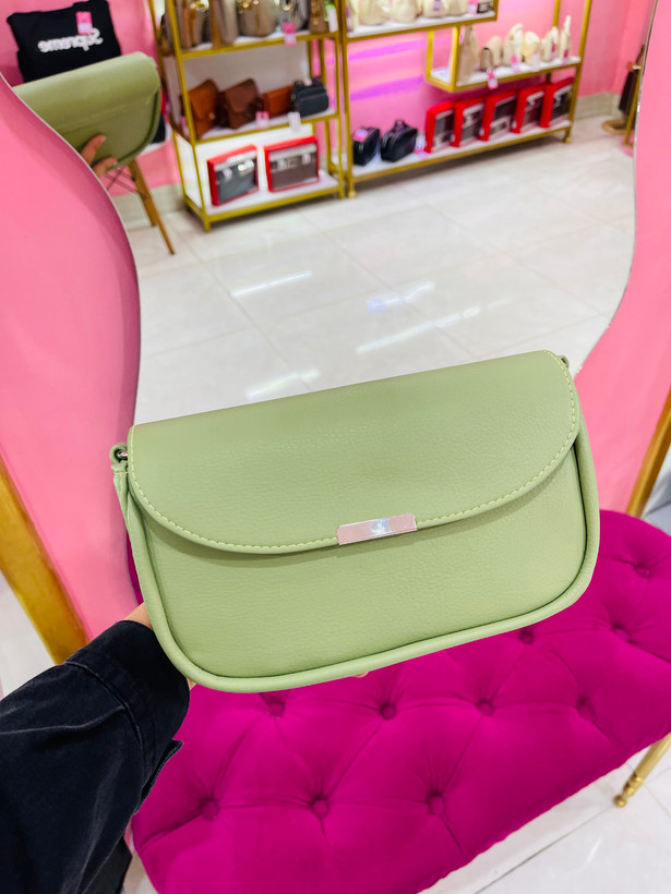 کیف دستی زنانه چرمی – مدل کلاسیک مینیمال (کد ۲۱۸)