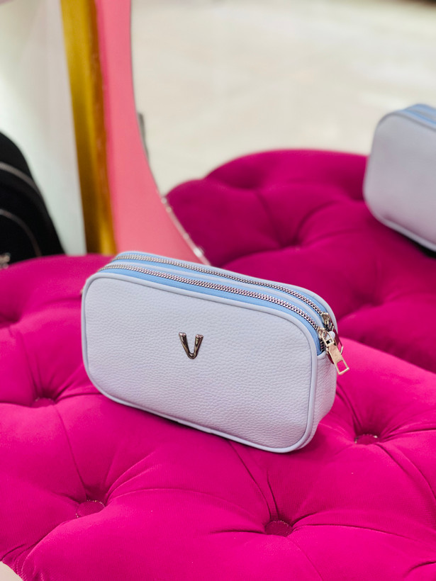 کیف زنانه کوچک – مدل لوگو V مینیمال (کد ۲۵۲)