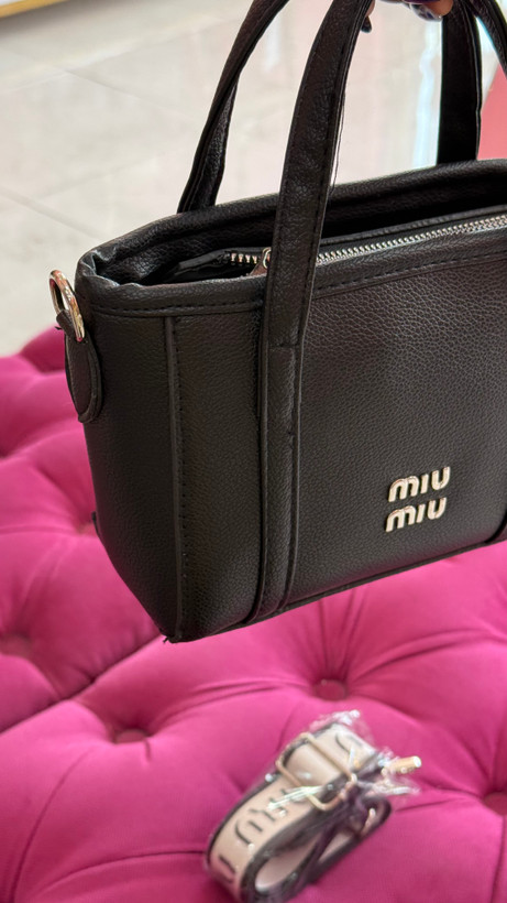 کیف زنانه چرمی مشکی MIU MIU با کیف گرد همراه – کد 281