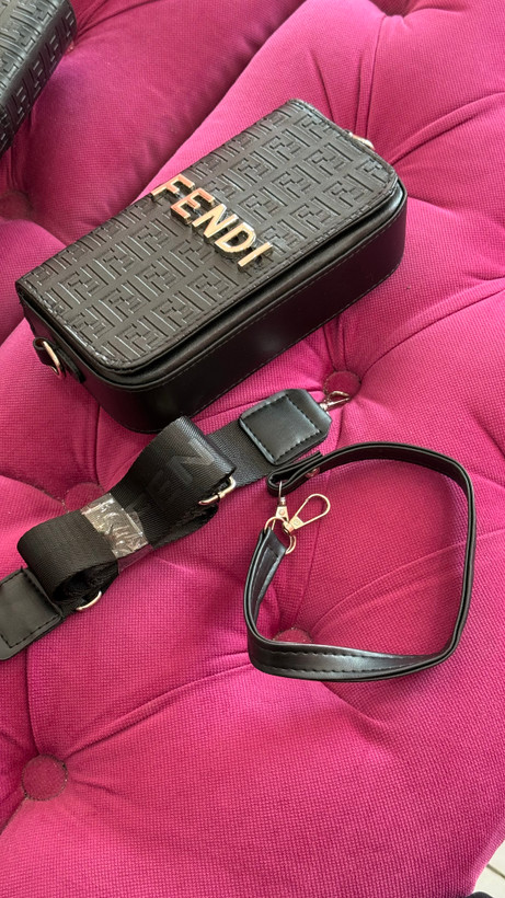 کیف زنانه چرمی مشکی FENDI با لوگوی برجسته – کد 271