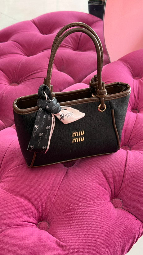 کیف زنانه مشکی برند MIU MIU با دسته قهوهای و شال تزئینی – کد 346