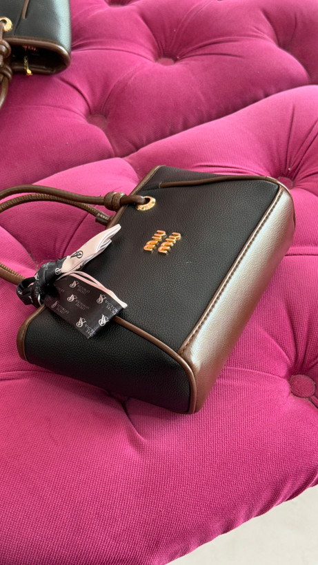کیف زنانه مشکی برند MIU MIU با دسته قهوهای و شال تزئینی – کد 346