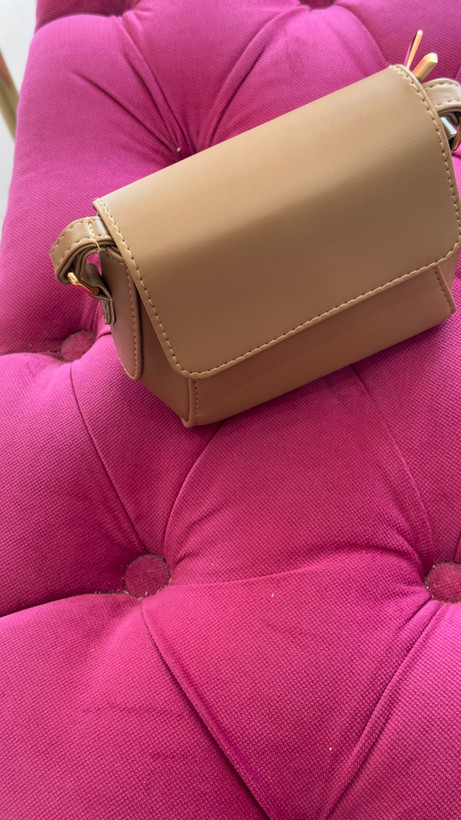 کیف دستی زنانه چرمی بژ روشن مدل ۳۳۲