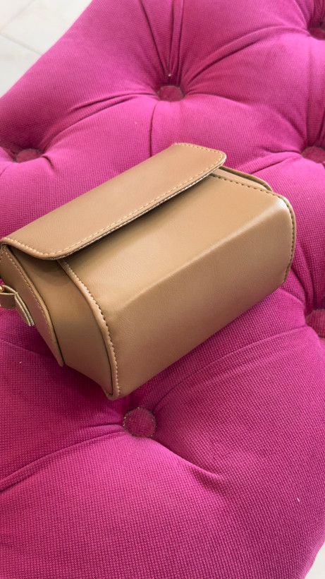 کیف دستی زنانه چرمی بژ روشن مدل ۳۳۲
