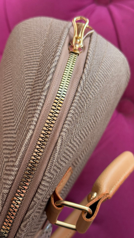 کیف زنانه طوسی طرح هریبون با دسته چرمی عسلی – کد 358