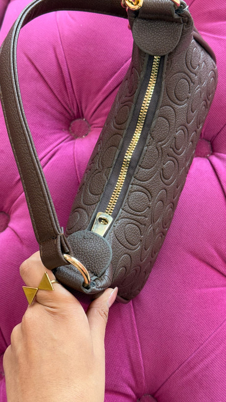 کیف دوشی قهوهای طرح COACH با بند زنجیری – کد 410