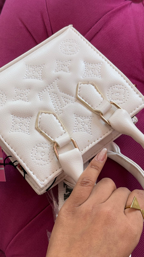 کیف دستی سفید لاکچری طرح LV با یراق طلایی – کد 414