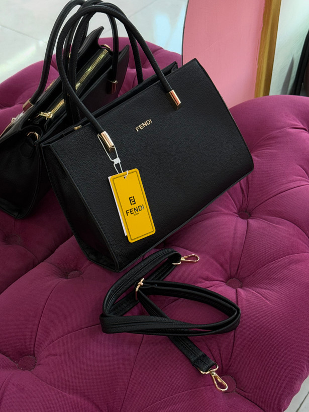 کیف دستی مشکی لاکچری FENDI با دستههای طلایی – کد 424