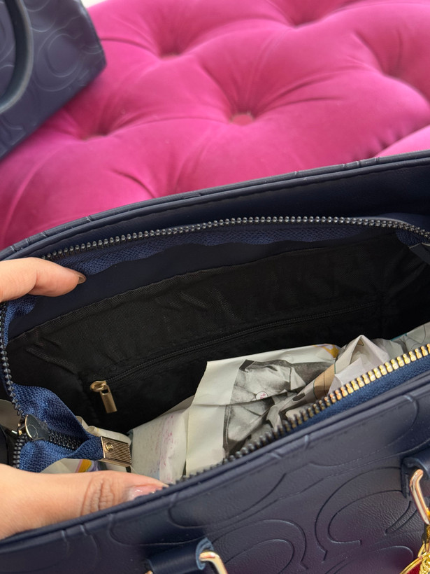 کیف دستی مشکی طرح COACH با آویز گیلاس – کد 440