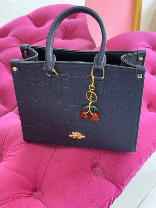 کیف دستی مشکی طرح COACH با آویز گیلاس – کد 440