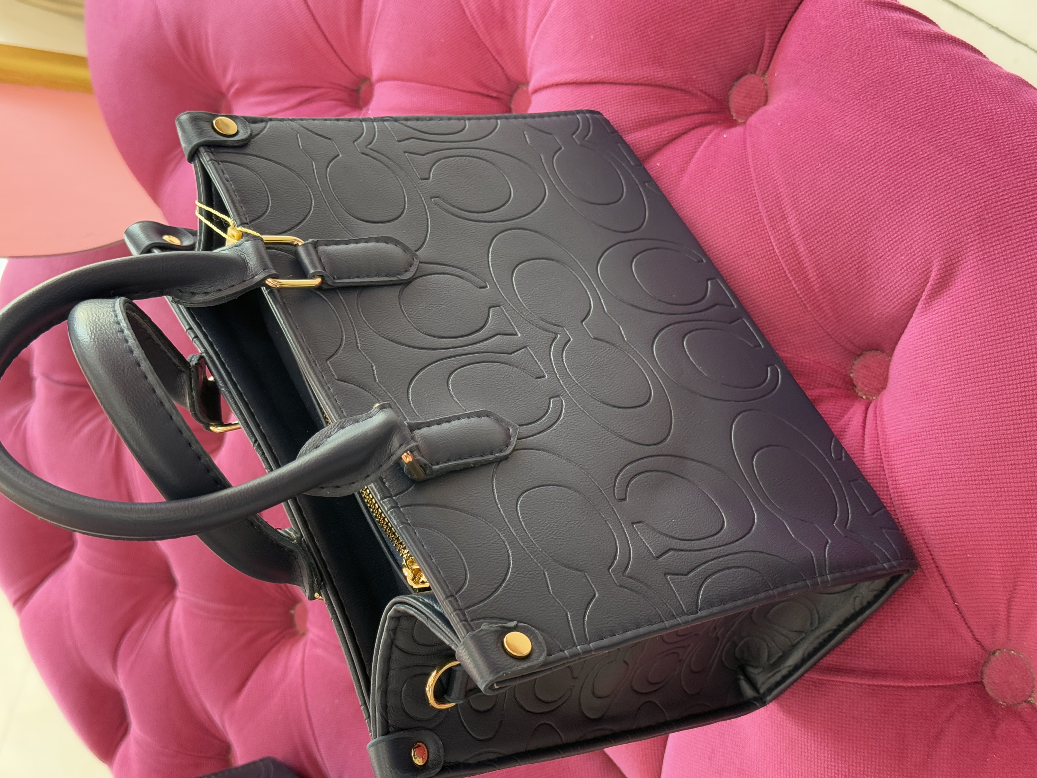 کیف دستی مشکی طرح COACH با آویز گیلاس – کد 440