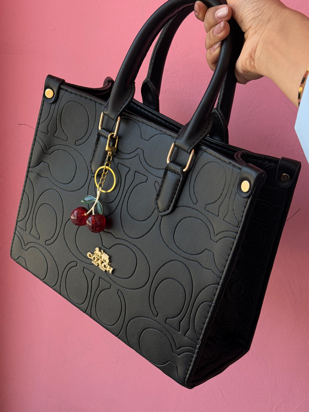 کیف دستی مشکی طرح COACH با آویز گیلاس – کد 440