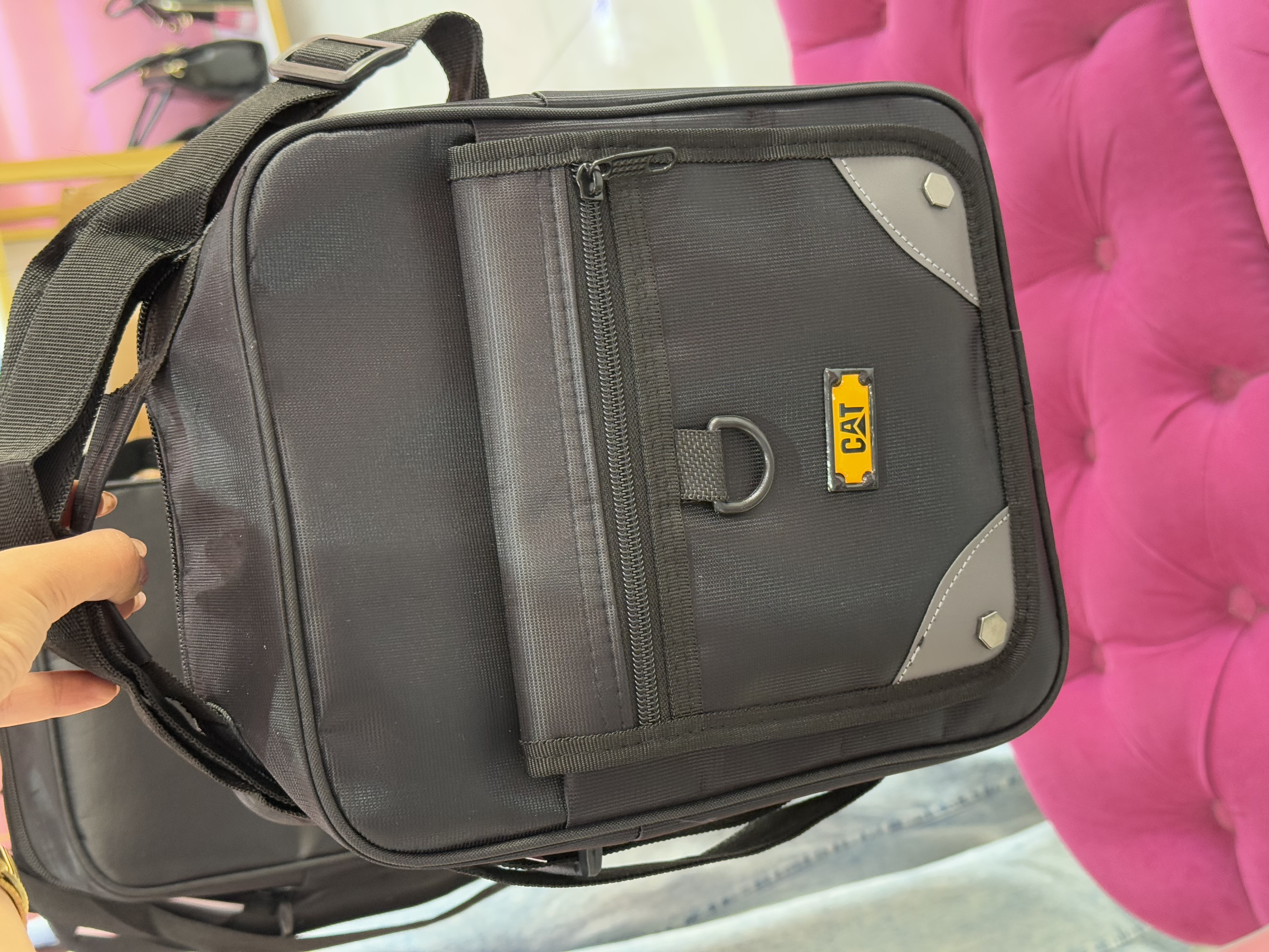 کیف دوشی مشکی CAT مدل کاربردی – کد 445