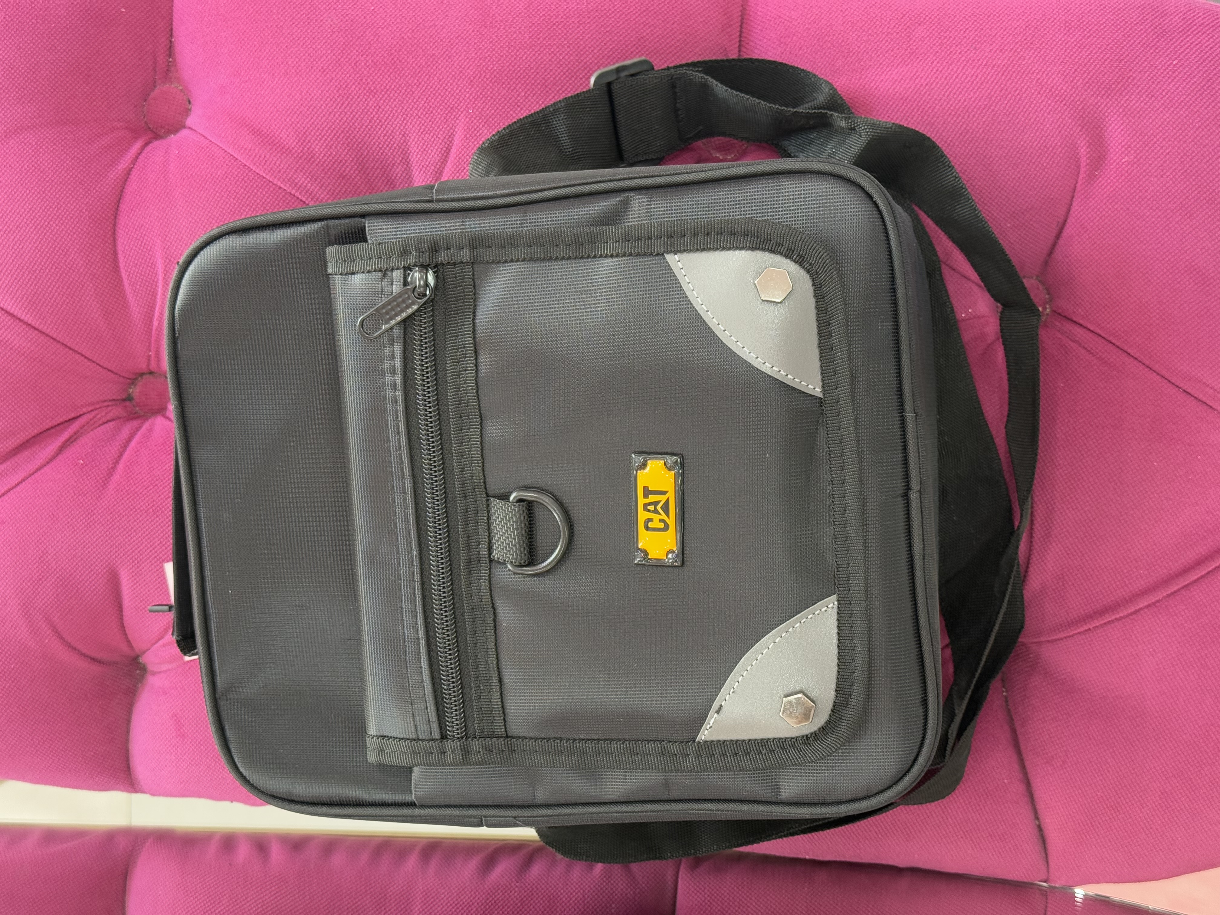 کیف دوشی مشکی CAT مدل کاربردی – کد 445