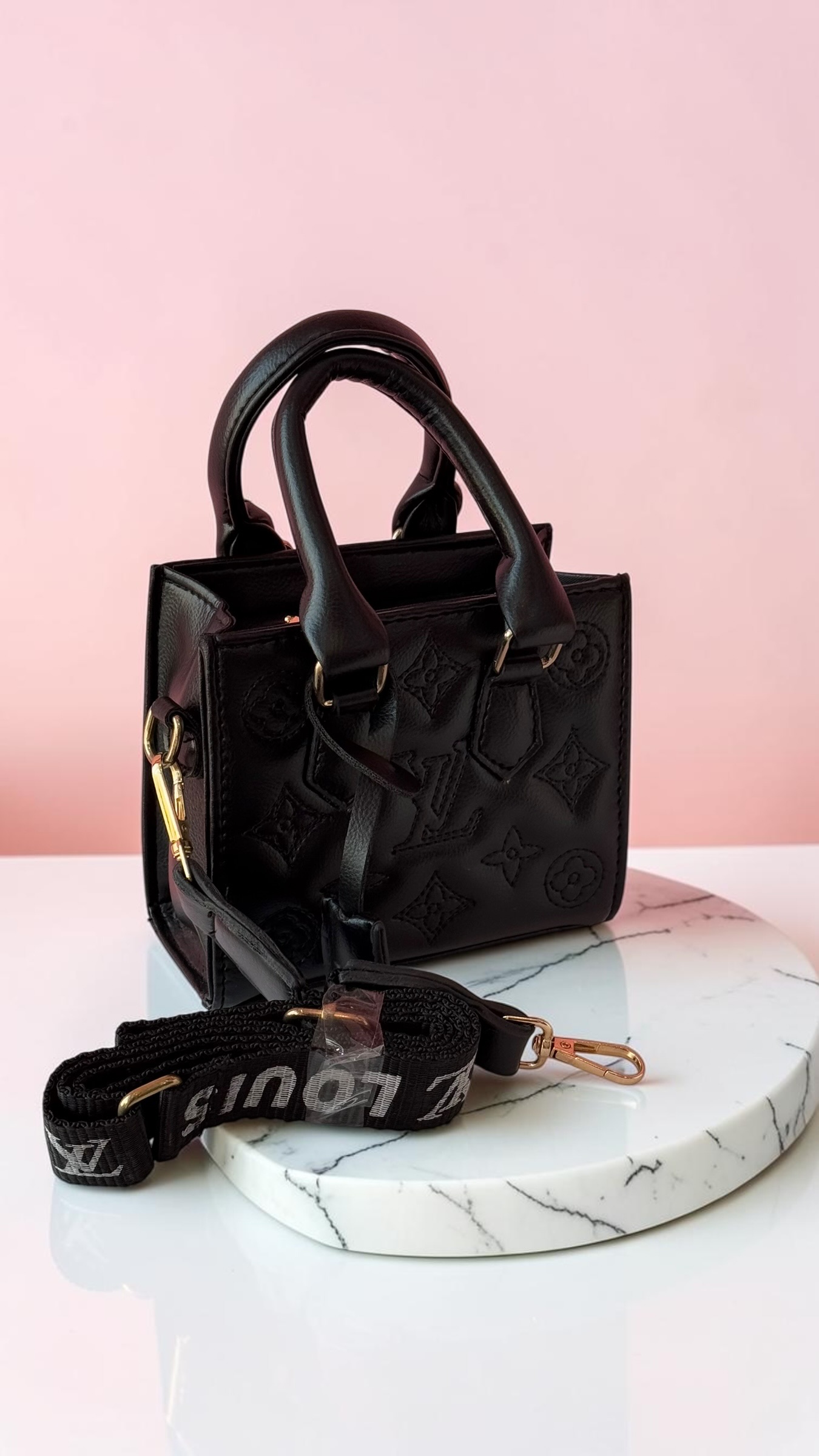 کیف دستی سفید لاکچری طرح LV با یراق طلایی – کد 414