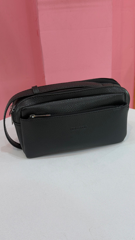 کیف دستی مردانه چرمی مشکی برند Armani Exchange_کد ۱