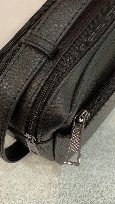 کیف دستی مردانه چرمی مشکی برند Armani Exchange_کد ۱