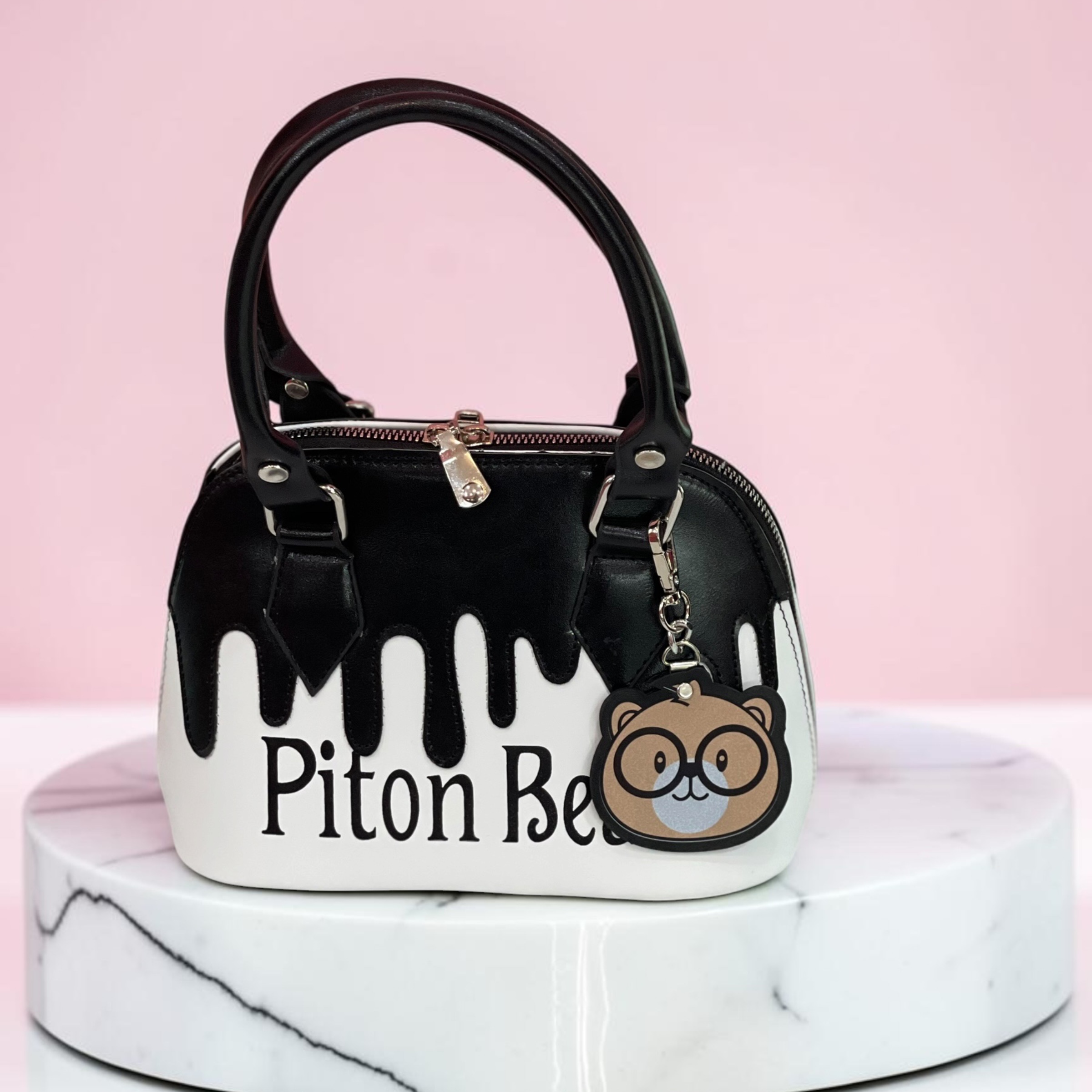 کیف دستی فانتزی زنانه سفید و مشکی با طرح Piton Bear مدل ۲۷۵