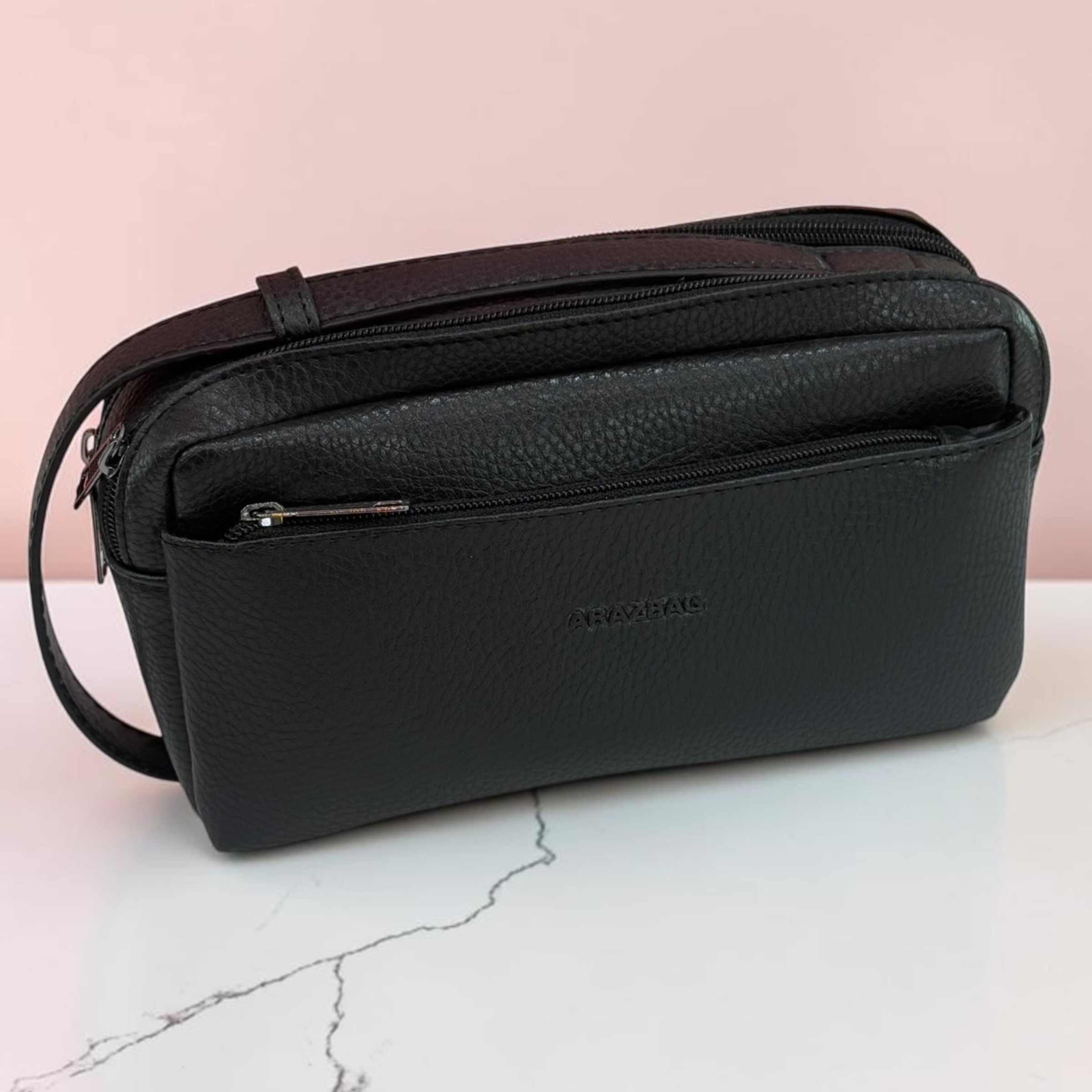 کیف دستی مردانه چرمی مشکی برند Armani Exchange_کد ۱