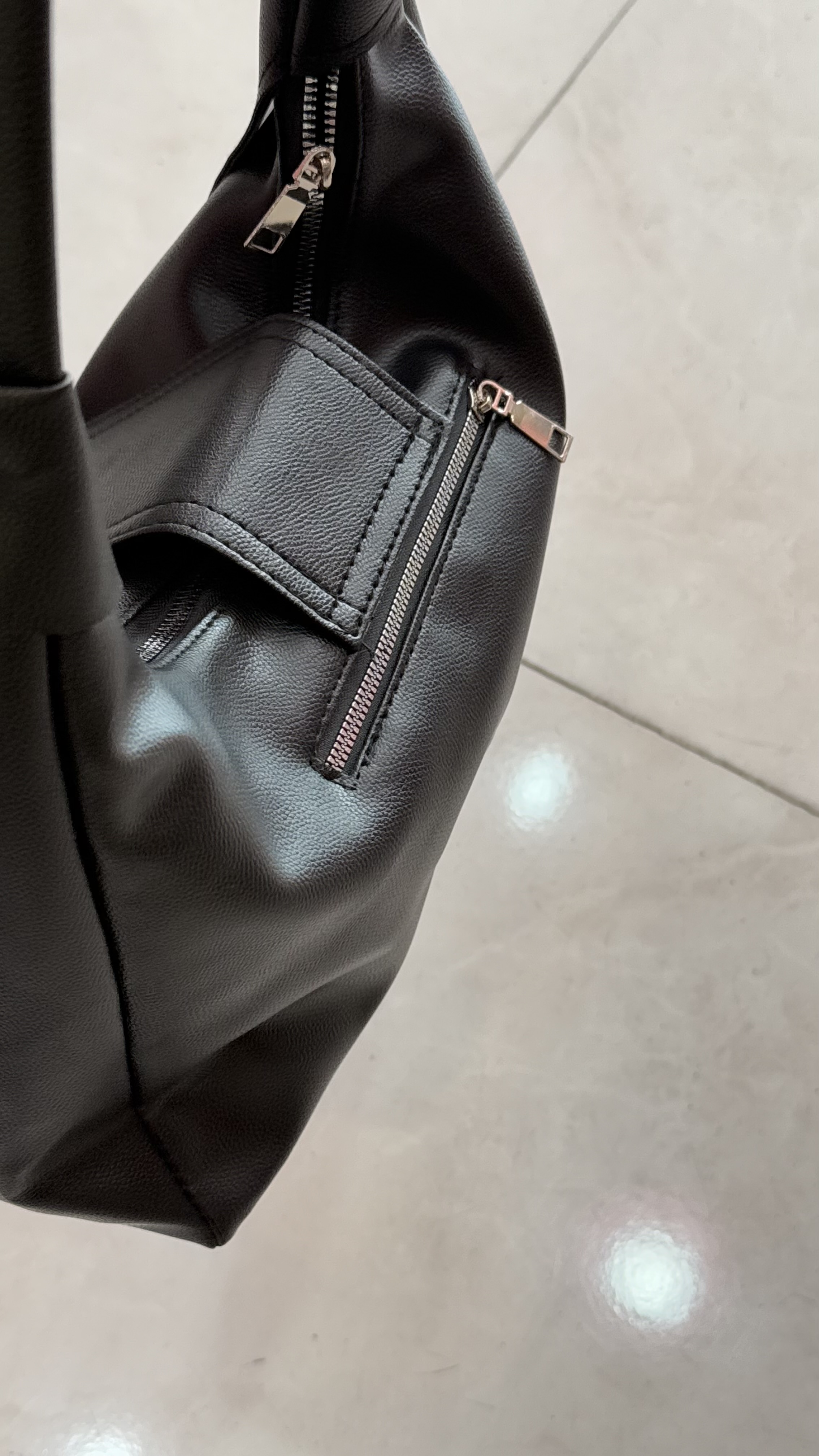 کیف زنانه دوشی چرمی – مدل مینیمال ZARA مشکی (کد ۴۸۰)