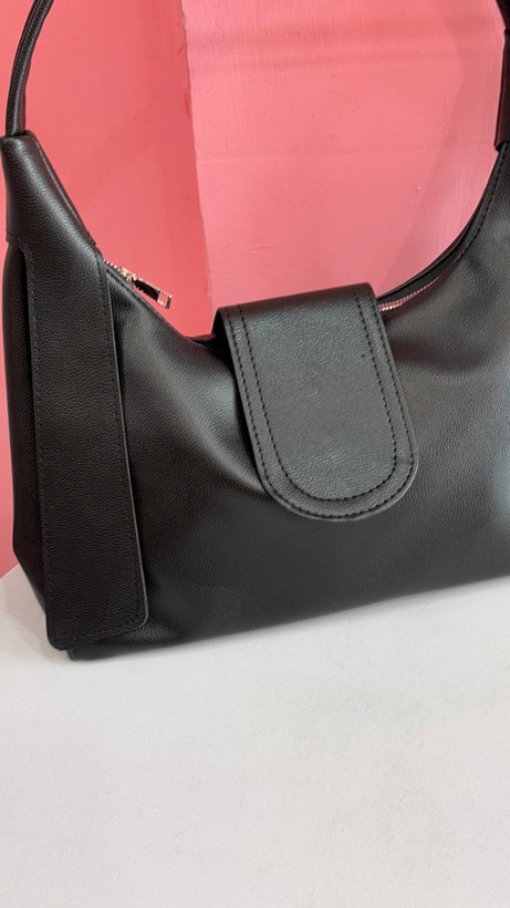 کیف زنانه دوشی چرمی – مدل مینیمال ZARA مشکی (کد ۴۸۰)