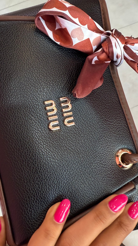 کیف دستی زنانه چرمی مشکی برند Miu Miu با روبان تزئینی کد ۵۱۰