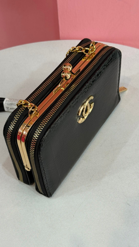 کیف زنانه چرمی مشکی برند Chanel با زیپ طلایی کد ۵۱۵