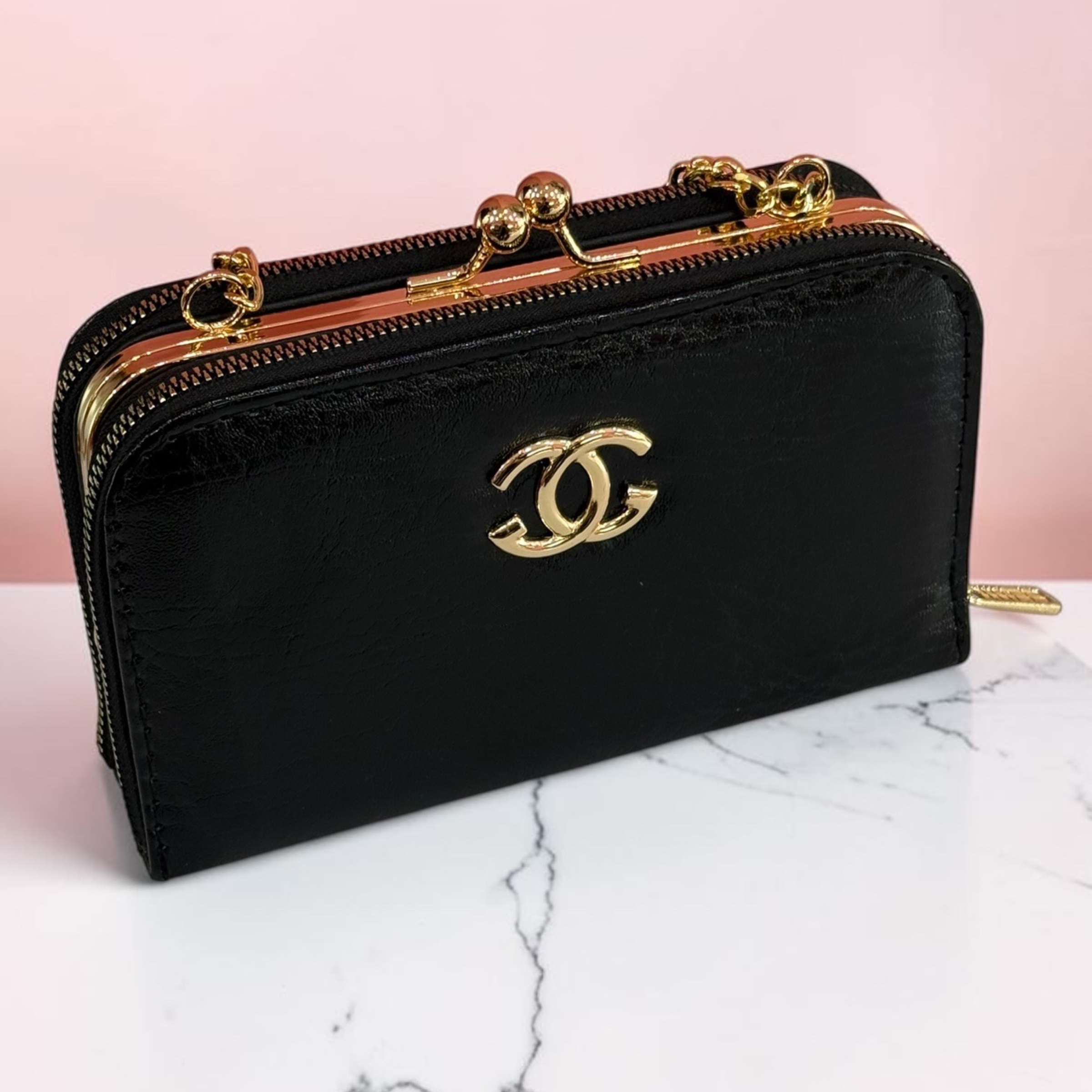کیف زنانه چرمی مشکی برند Chanel با زیپ طلایی کد ۵۱۵