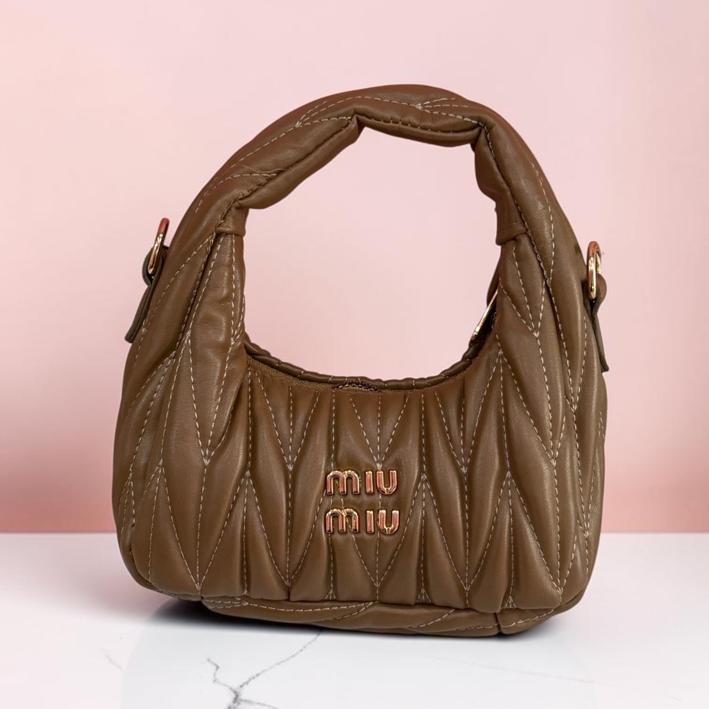 کیف دستی زنانه برند Miu Miu چرمی قهوهای کد ۵۲۳