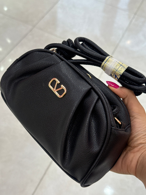 کیف دستی زنانه چرمی برند Valentino رنگ سرمهای با طراحی چیندار لوکس کد ۵۹۸