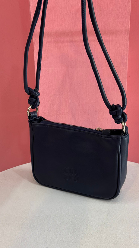 کیف دستی زنانه چرمی برند Miu Miu رنگ سرمهای با طراحی خاص کد ۵۷۵