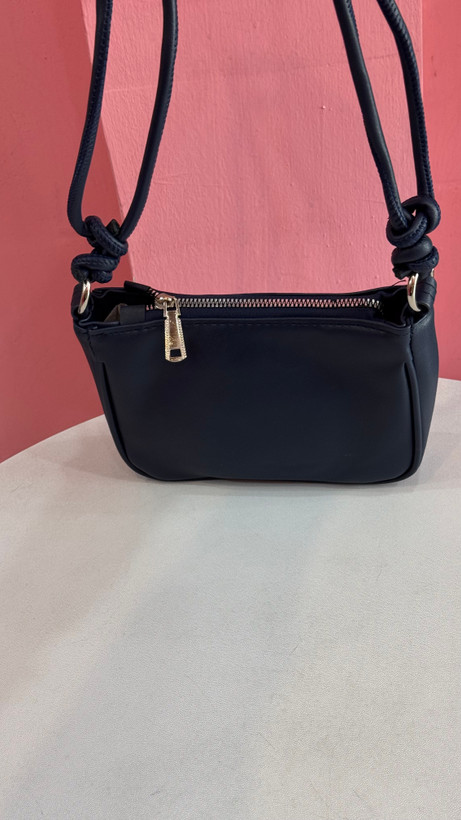 کیف دستی زنانه چرمی برند Miu Miu رنگ سرمهای با طراحی خاص کد ۵۷۵
