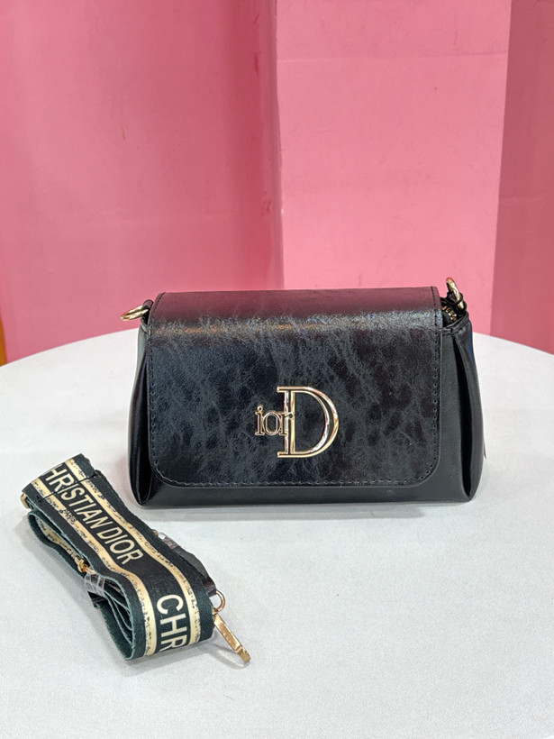 کیف پاسپورتی و کراسبادی زنانه طرح دیور (Dior) - کد ۵۳۷