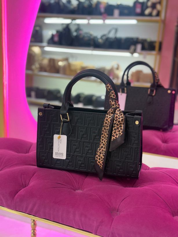 کیف دستی زنانه برند Fendi و Louis Vuitton با طراحی برجسته و شال تزئینی کد ۶۹۷