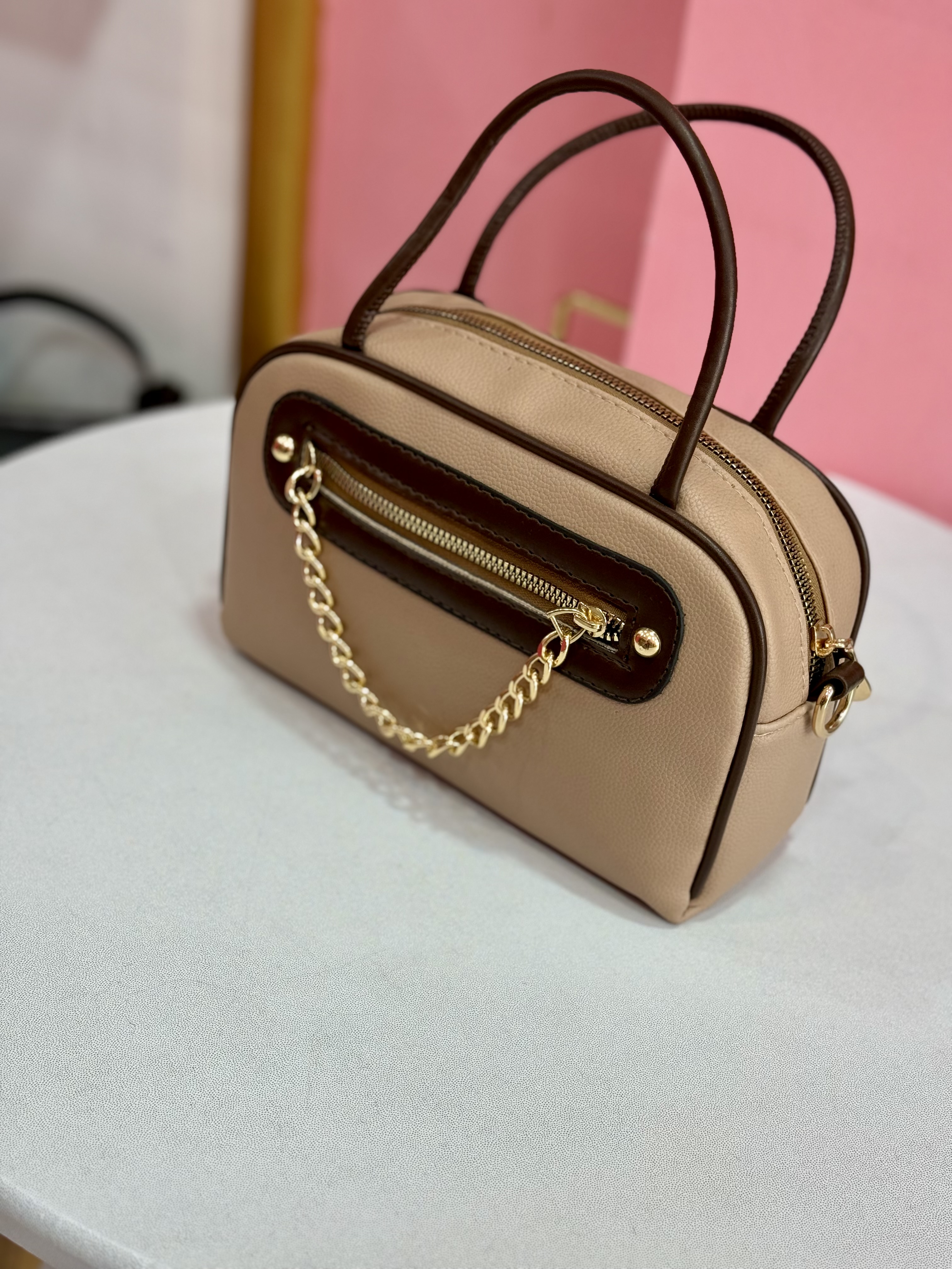 کیف دستی و دوشی چرم نسکافهای (کد ۳۴۷)