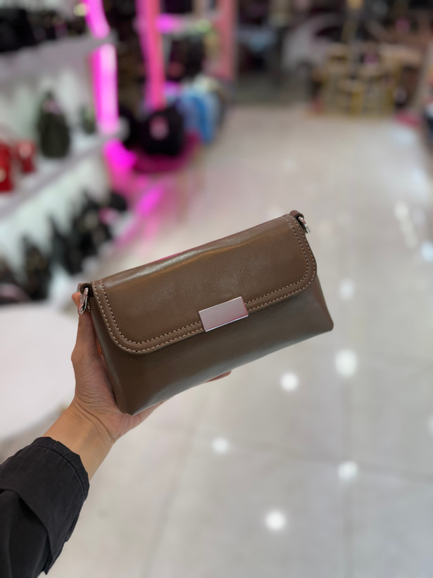 کیف دوشی چرم (کد ۶۸۶)