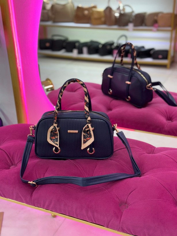 کیف دستی زنانه بولینگی با دسته شال مشکی و سرمهای (کد ۷۷۹)