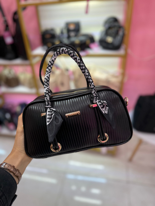 کیف دستی زنانه بولینگی با دسته شال مشکی و سرمهای (کد ۷۷۹)